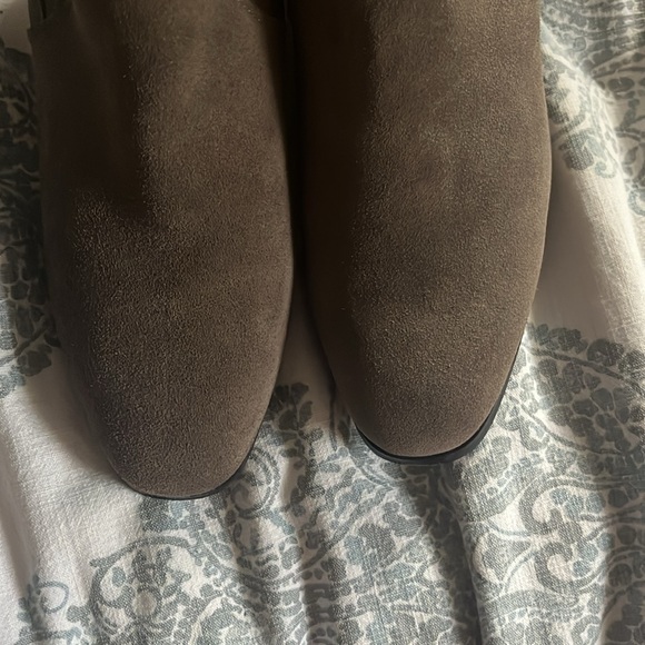 Blonde‎ Dark Taupe Ankle Bootie - Picture 6 of 7